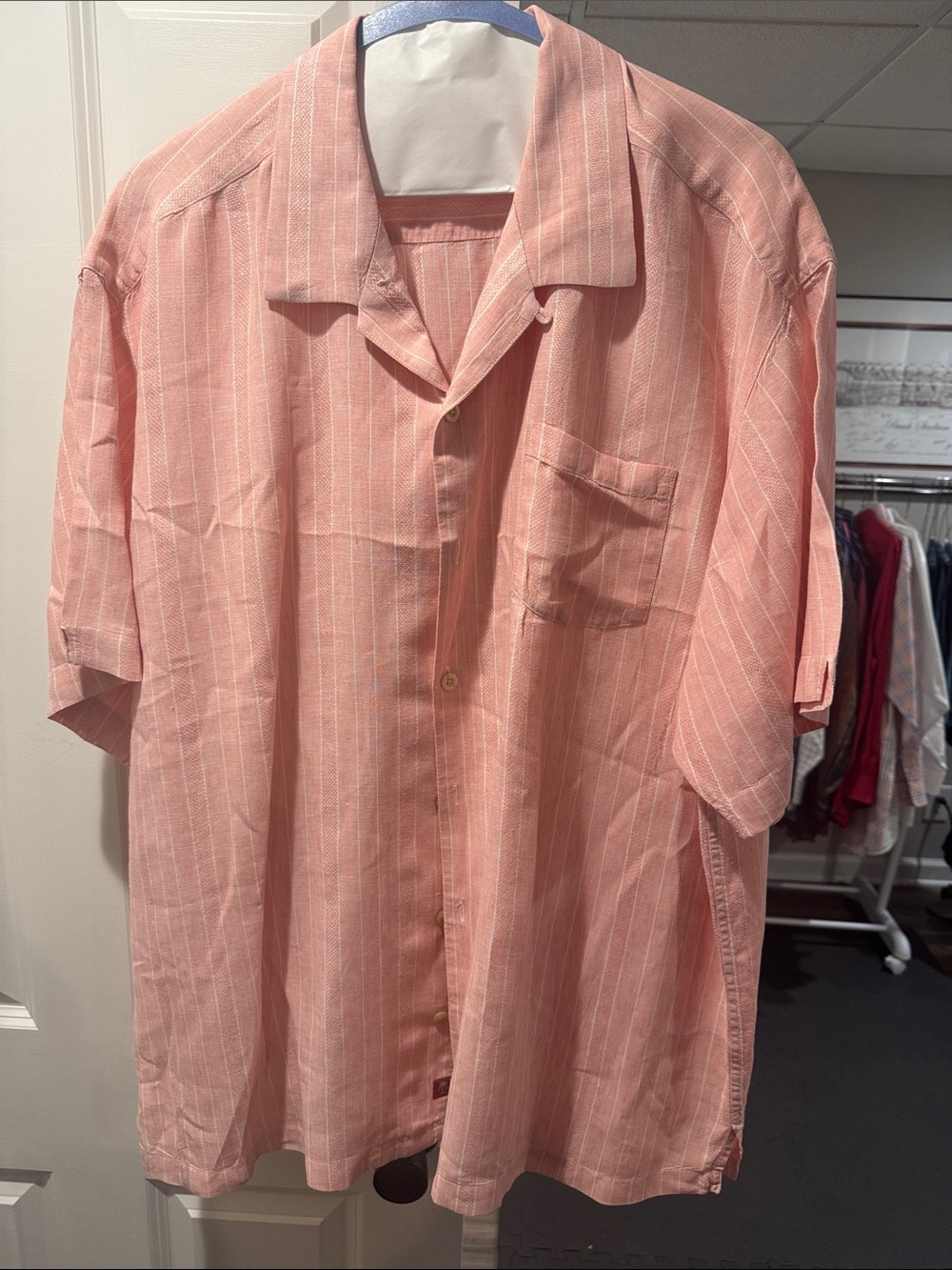 Tommy Bahama Men's coral Short-Sleeve Button-Up Shirt